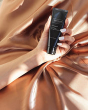 Load image into Gallery viewer, Revision Skincare Lumiquin Hand Treatment Exclusive Beauty Club
